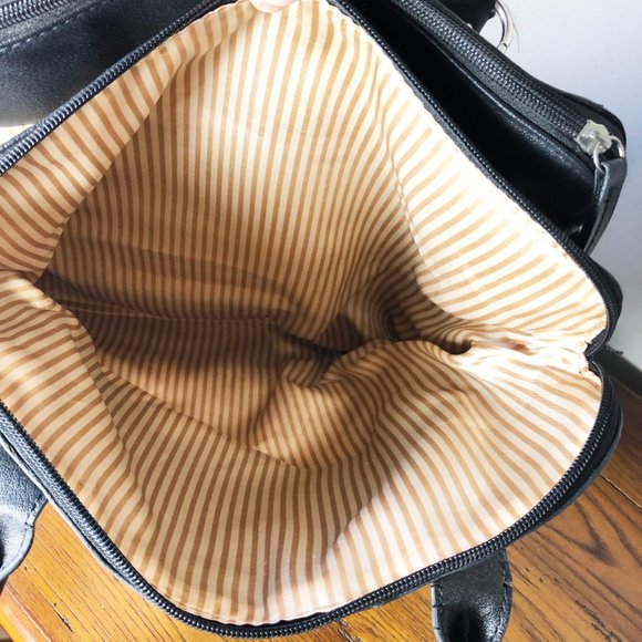 Kelly & Katie Black and White Floral Handbag - Picture 6 of 9